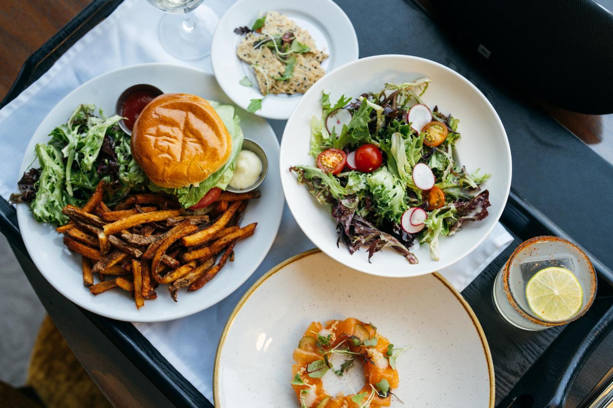 Hotel Birks Montreal Luaran gambar A selection of dishes at the restaurant