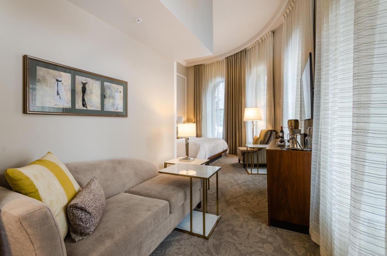 Hotel Birks Montreal Luaran gambar A suite at the hotel